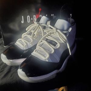 Air Jordan 11 Retro Concord